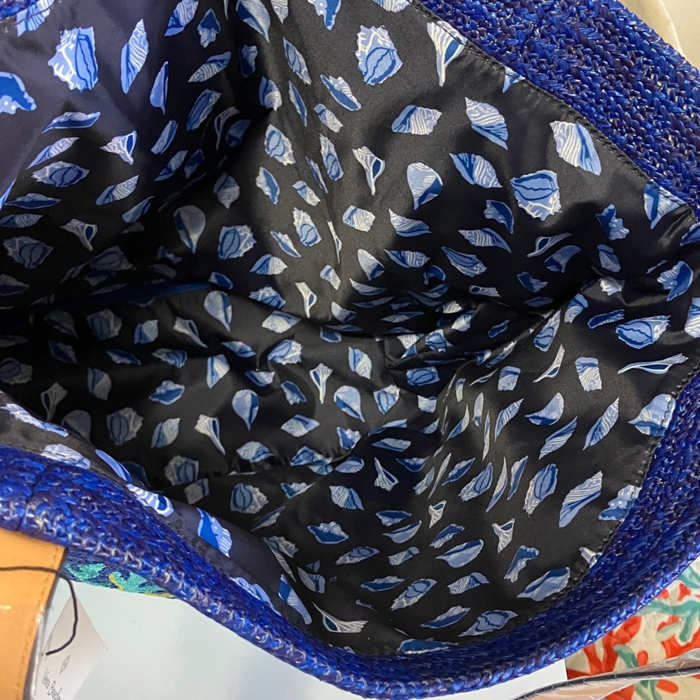 Gorgeous New Vera Bradley tote - Picture 13 of 15